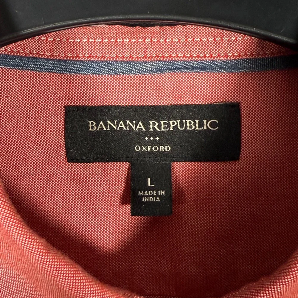 Banana Republic Oxford Shirt Mens L Red Untucked Fit ButtonDown Chest 44